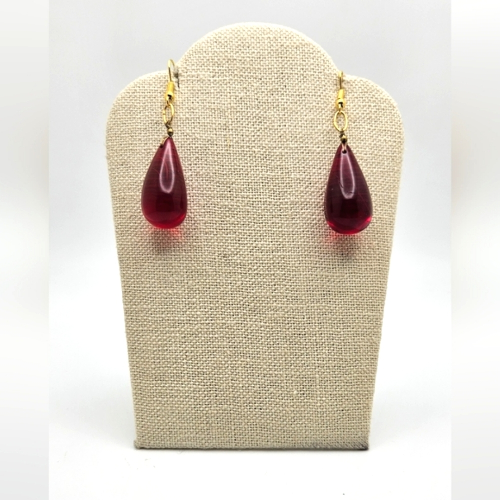 Beautiful Red Glass Teardrop Pierced Dangle Earrings Wine Red